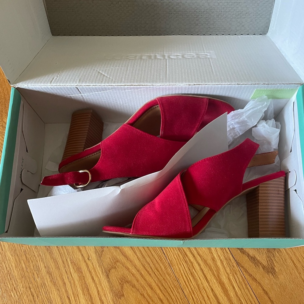 Maurice’s Suede Red Jane Criss Cross Sue Sandals Heels in box